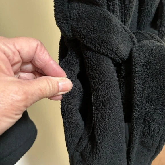 Victoria Secret Soft Comfy Robe - Picture 3 of 9